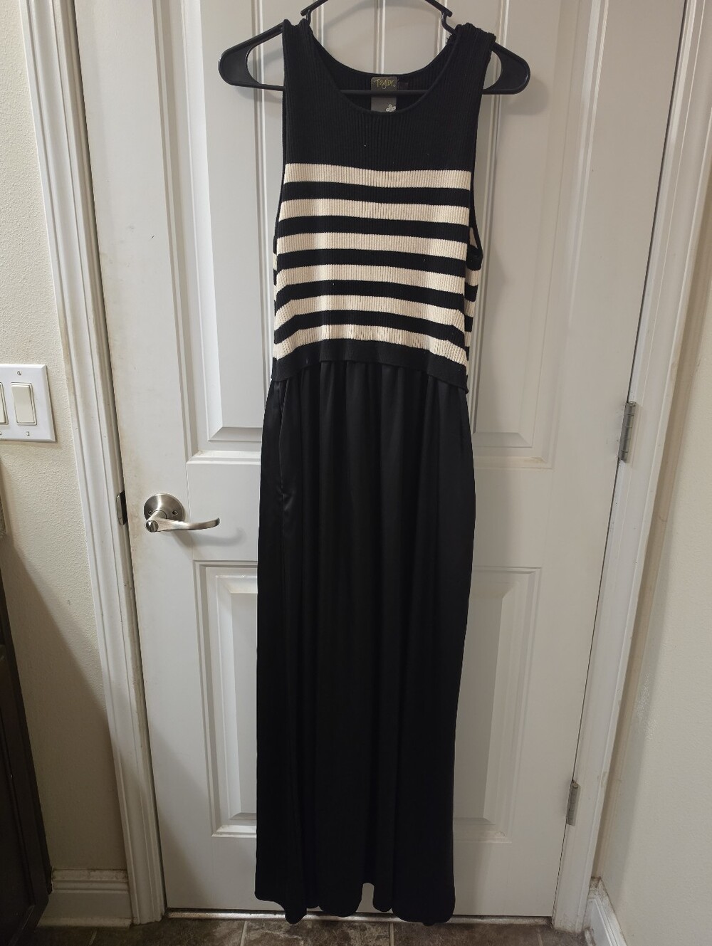 Taylor black & white maxi dress